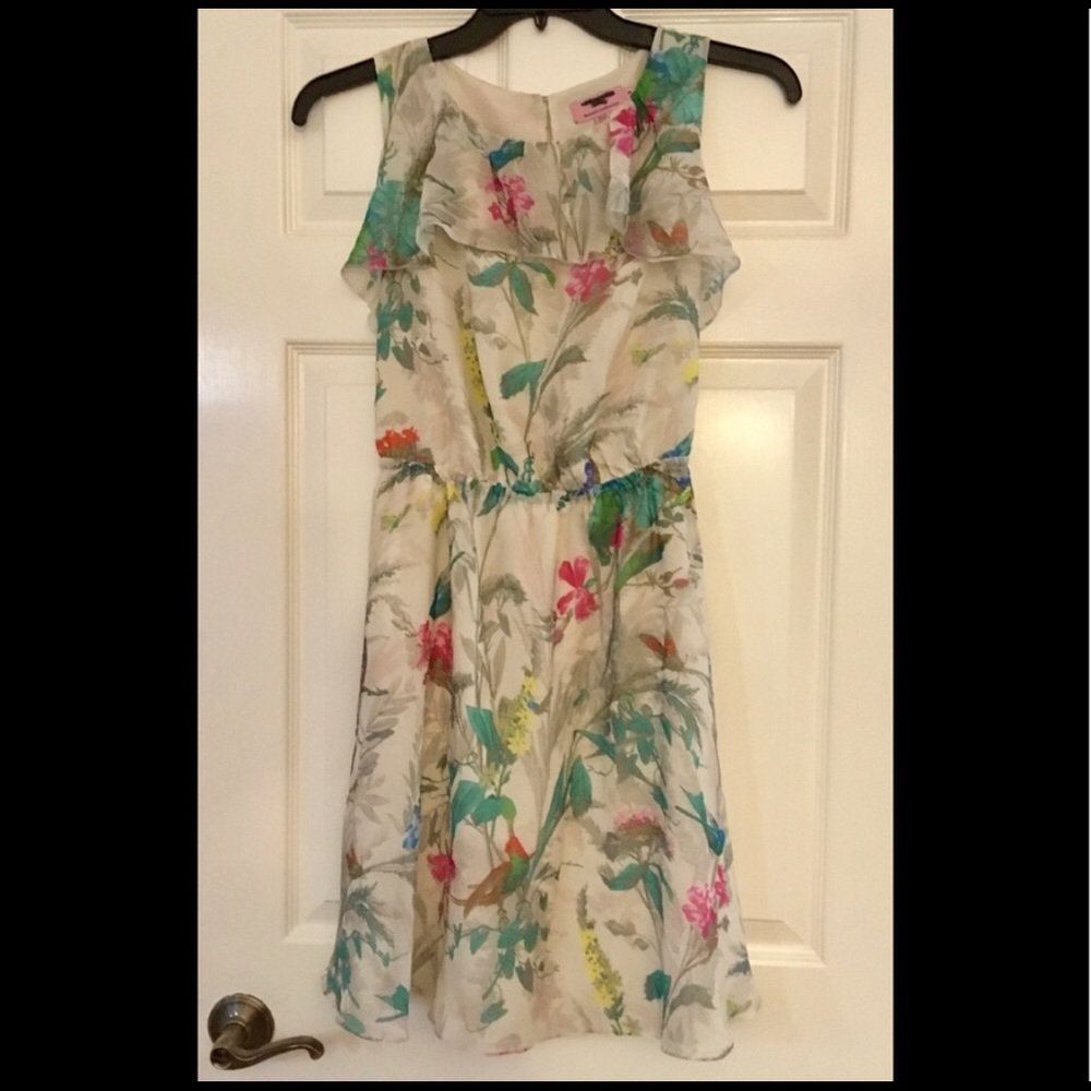 Beautiful Ted Baker floral dress! 3=8